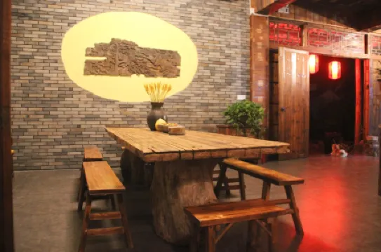 Xiaoyin Yunqi Meisu by the Creek Отели рядом с достопримечательностью «Huxiaoxia Riptide Adventure»