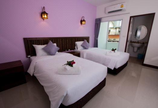 BS 에어포트 앳 푸켓 인근의 해변 풍경