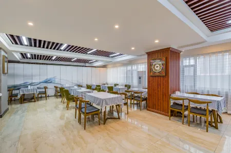 Aikesi Hotel (Anshan Railway Station City Center)