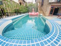 龙门富力养生谷温泉暖色别墅 - 室外游泳池