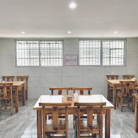HOYO Huarui Business Hotel