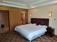 huanren Longxiang lsland  Hotel - Parkplatz