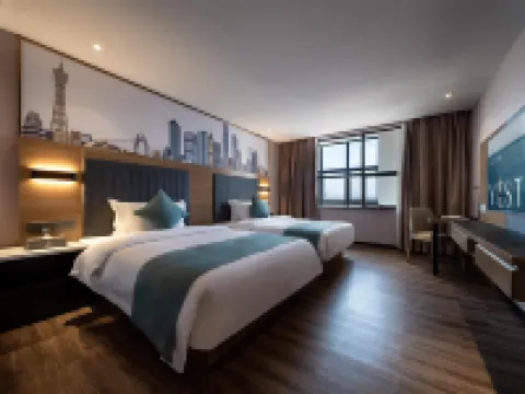 Yeste International Hotel (Guangzhou Baiyun Railway Station Julong Subway Station) Hotels in Guangzhou