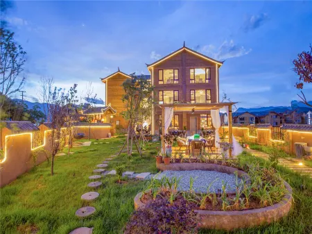 Lugu Lake Yundu Garden Отели рядом с достопримечательностью «Langfang»