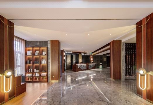 Rezen Dong Hotel (Baoding High-tech Zone Baobai Shopping Plaza Branch) Hotel Overview