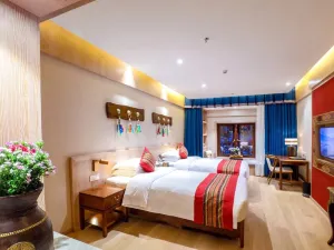 Shangri-La 5th Meteorite Light Year Hotel (Dukezong Ancient City Shop)