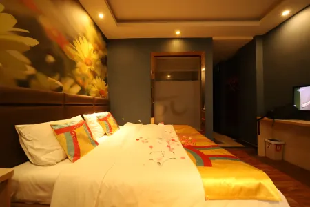 7 Days Chain · Pai Hotel (North Lake Campus of Xihua Normal University)