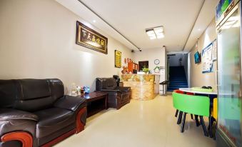 Xinzheng Xiyue Hotel (Shawo Li Subway Station)