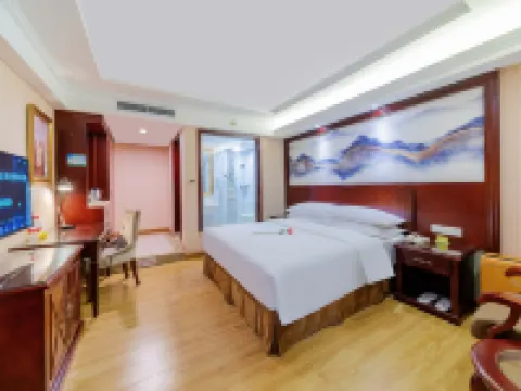Vienna Classic Hotel Foshan Jinshazhou Wanda Jinbo Tiandi Store Hotels near Jinshazhou Sky Eye Ferris Wheel