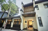 Nanmu Hall No.9 Homestay (Chaozong Street Branch, Changsha) Hotels near Zhongshan Pavilion