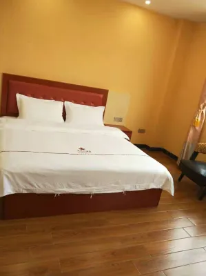 Jinfeng Hotel Hotels near Xiaoping Square