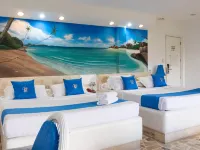 Clarkton Hotel Apartment ダイナソーズアイランド周辺のホテル