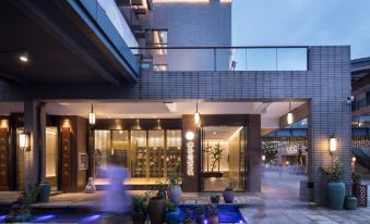 Mingyue Mountain Chancha Hot Spring Hotel