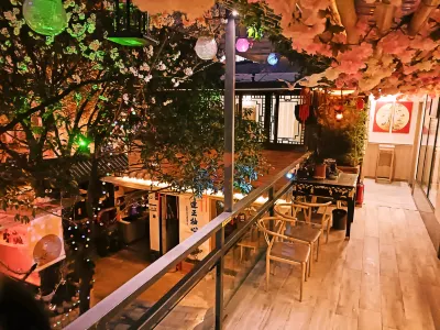 Flower Xianglishe (Dujiangyan Scenic Area Guanxian Ancient City Branch) Hotels in 