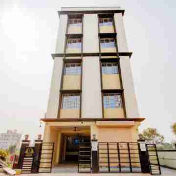 Capital O 78595 Sanjeevaa Hotel Hotel Exterior