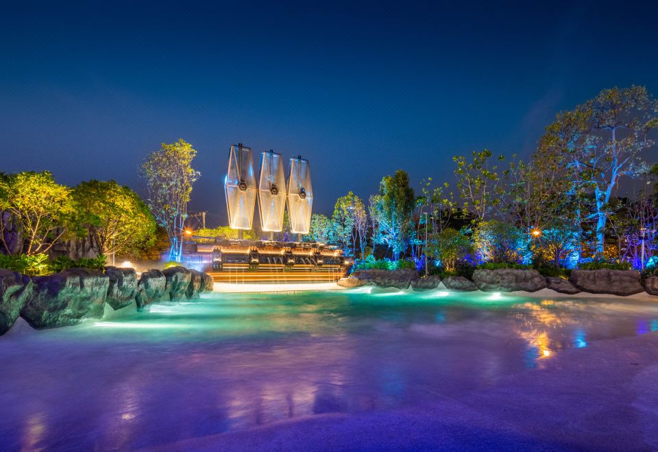 그란데 센터 포인트 스페이스 파타야의 우주 테마 워터파크