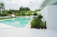 Yunfan Mogan Designer Light Luxury Homestay - مسبح غير متناهي