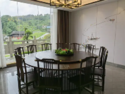 Longhui Yaowang ancient village