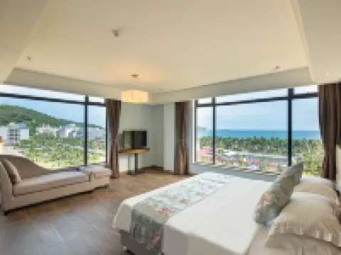 Galaxy Bay Resort Hotels near Chuanshan Islands