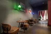 Sansheng Baijianli B&B (Aksu Old Street Night Market) - bar