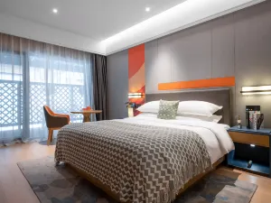 Tongling Tianjing Lake Jinling Jialong Hotel