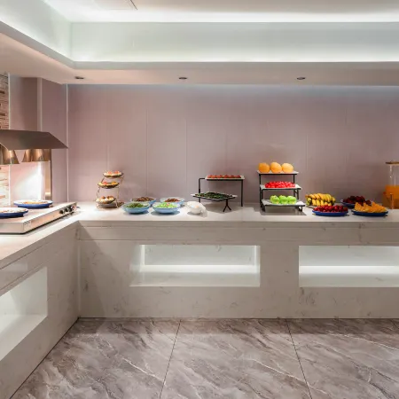 Lavande Hotel (Baoding Gaobeidian Baigou New Town Heda International Bag City)