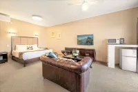 Eltham Gateway Hotel & Conference Centre Melbourne Hotels in Diamond Creek