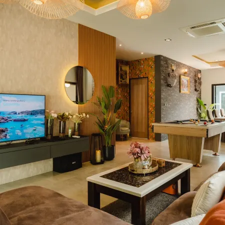 Don Teak Pool Villa
