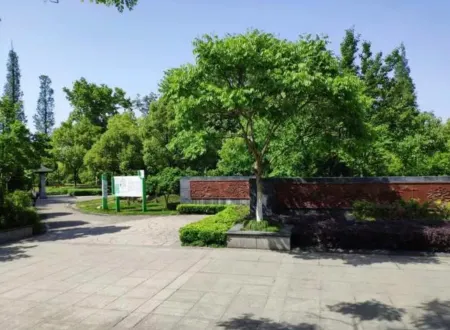 Wuwei E-sports Sunshine Holiday Hotel Отели рядом со станцией Wuwei Railway Station