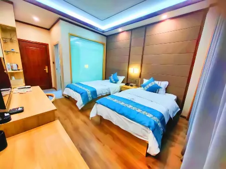 Yuanmou Lanyuan Hotel Отели рядом с достопримечательностью «Langbapu Earth Forest (Xinhua Earth Forest)»