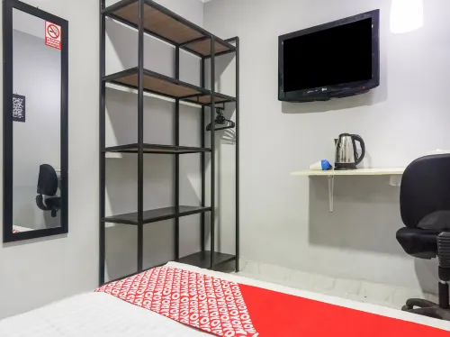 Collection O 91131 New V1 Hotel Near Stasiun Mangga Besar Các khách sạn ở Jakarta