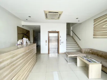 Hotel O Rubina Syariah Hotel Отели в г. Пурбалинга