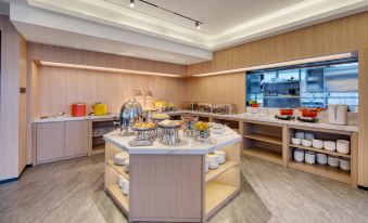 Lushang Hotel (Changsha Wuyi Square Houjiatang Subway Station Branch)
