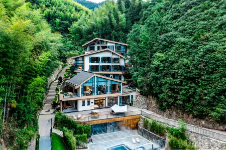 RESORT PANAN ZHEJIANG Отели рядом с достопримечательностью «Lingjiangyuan Scenic Area»