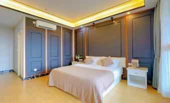 Longmen Yihai Chi Hot Spring Hotel