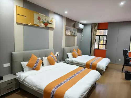 Jinmengyuan Business Hotel (Xiaogan Minji Station) - 2-Star