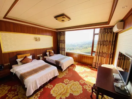 Red Clay People's Hotel Отели рядом с достопримечательностью «Dongchuan Red Land»