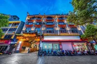 Zhenyuan Times Zhenyuan No.1 Hotel Отели рядом с достопримечательностью «Хорошего моста»