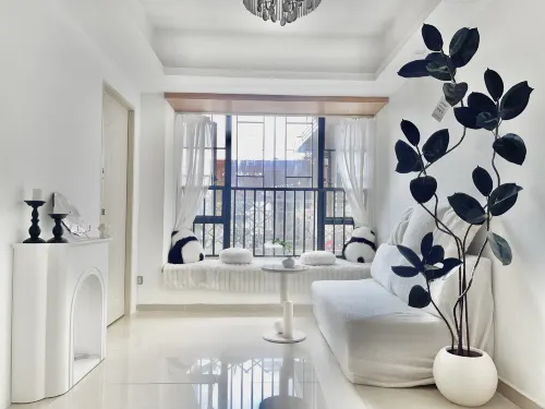 Qiq i Pure Female Youth Boutique Hostel (Jingxi Nanfang Hospital Branch)