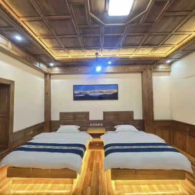 Shangri-La Conglong Homestay Hotels near Songzanlin Scenic Spot