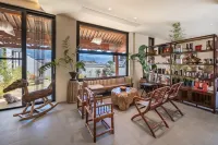 A Glowing mountain homestay
