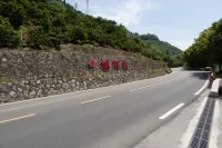 Jin Zhaoyouni Homestay (Yichang Xingshan) - Parvekkeita