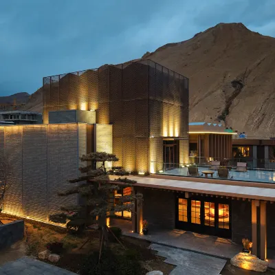 Summit Hotel (Zhaxizong Township Everest Town) Hotels near Mount Everest Town