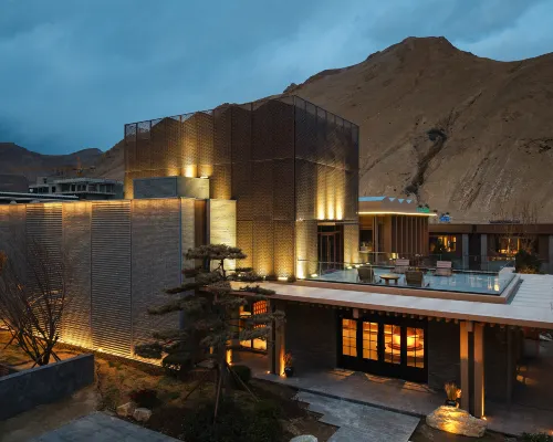 Summit Hotel (Zhaxizong Township Everest Town) Hotels in Dingri