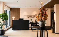 Qingman · Aesthetic Designer Homestay (Yiren Ancient Town Branch) - parking