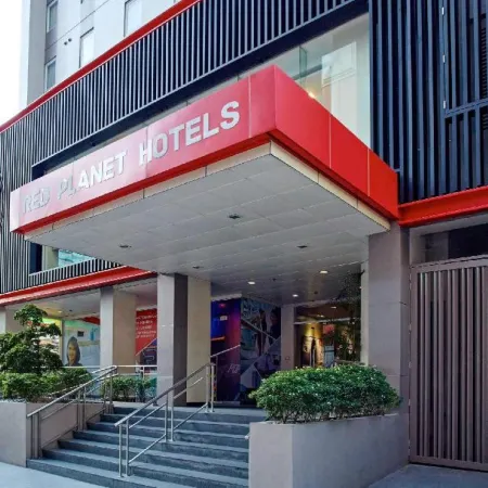 Red Planet Makati Amorsolo