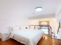 雪域公寓(广州花都融创万达店) - 现代简约风格复式大床房