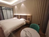 上海红番茄酒店 - 轻奢高级大床房