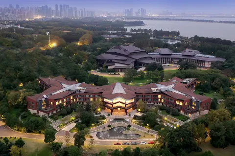 East Lake Hotel