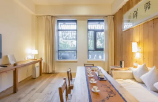 Yushe Hotel (Luoyang Longmen High-speed Railway Station Sports Center Branch)